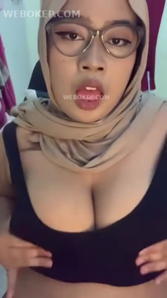 Bokep Jilbab Toge Kacamata Disty Colmek Remes Tobrut Di Kursi Gaming